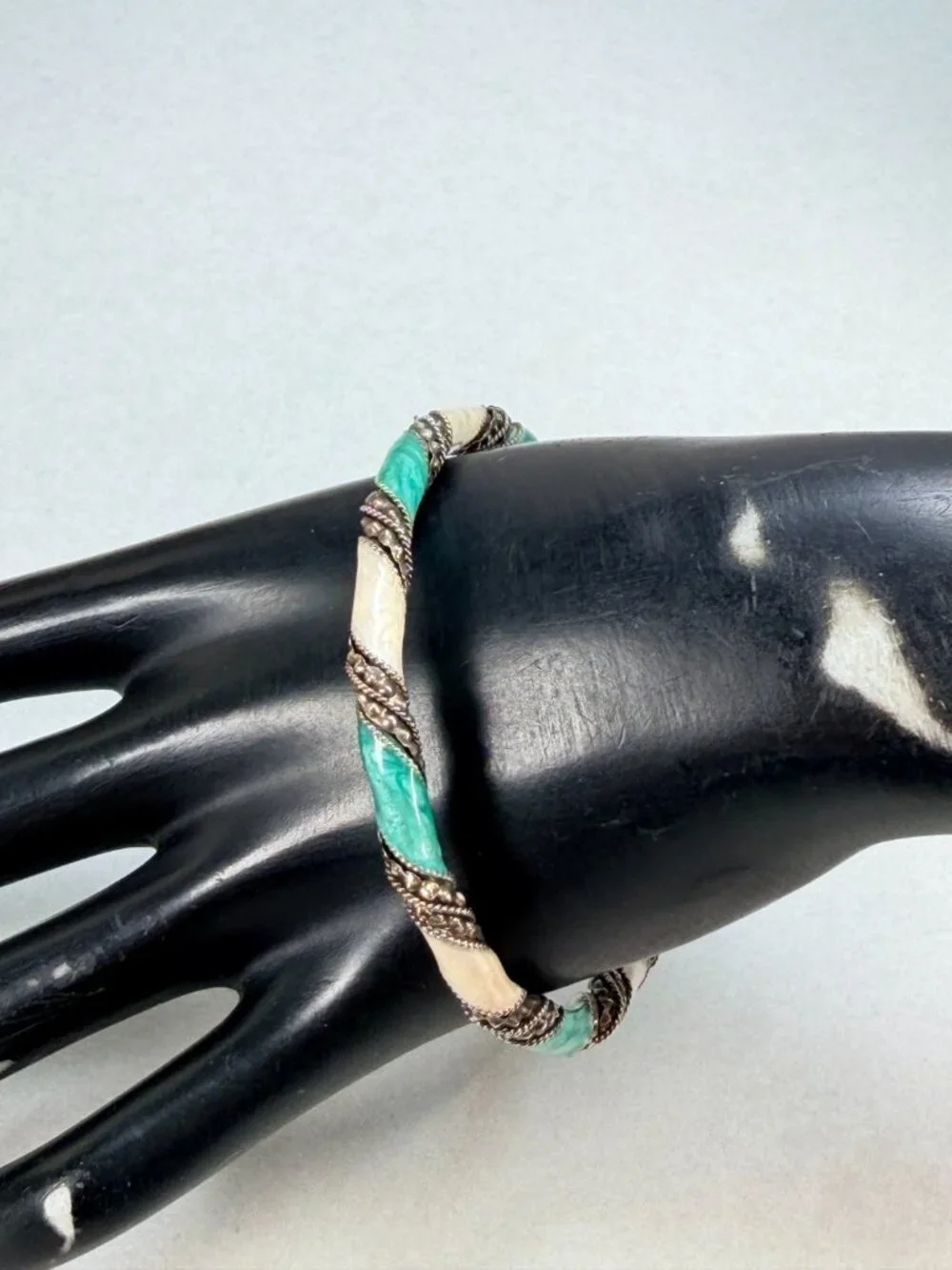 Vintage Silver Tone Twisted Bangle Green And White Enamel Filigree Bracelet